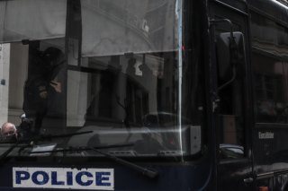 Συλλήψεις 3 φοιτητριών στις εστίες Ζωγράφου, συγκέντρωση στη ΓΑΔΑ